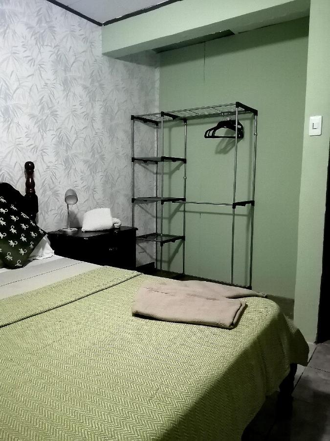Airport Traveler'S Home Alajuela Exteriör bild