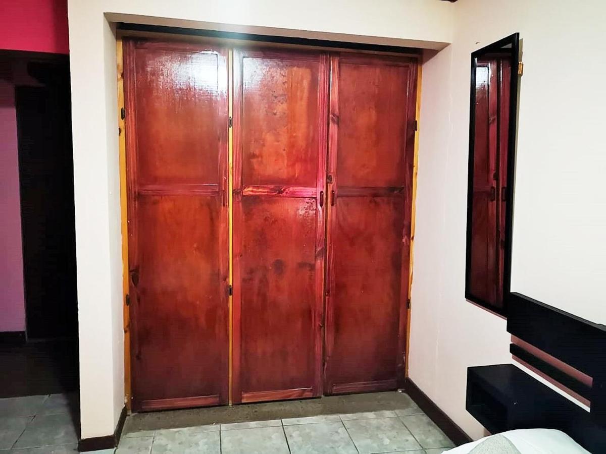 Airport Traveler'S Home Alajuela Exteriör bild