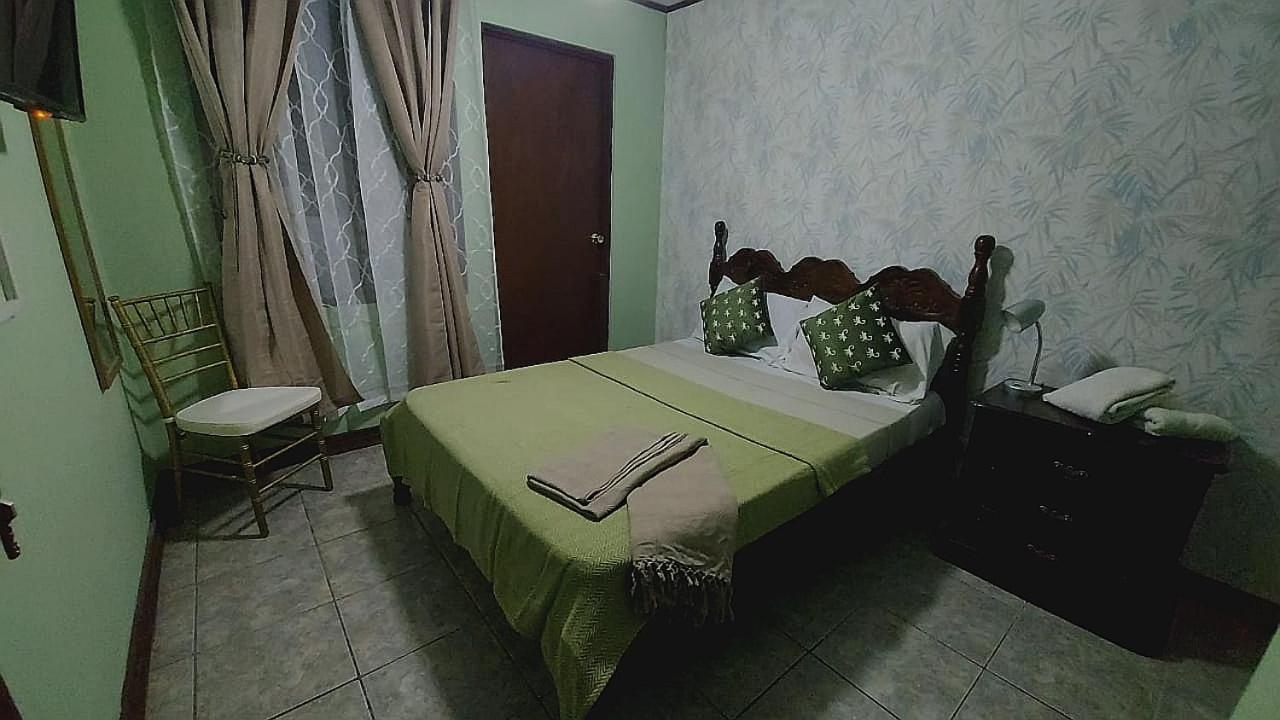 Airport Traveler'S Home Alajuela Exteriör bild