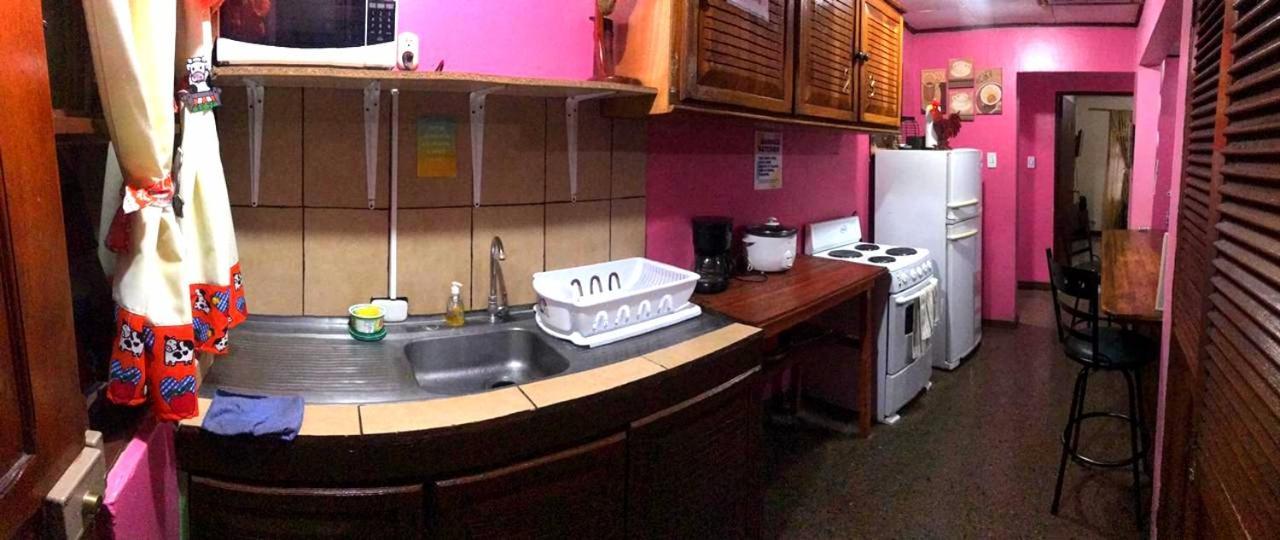 Airport Traveler'S Home Alajuela Exteriör bild