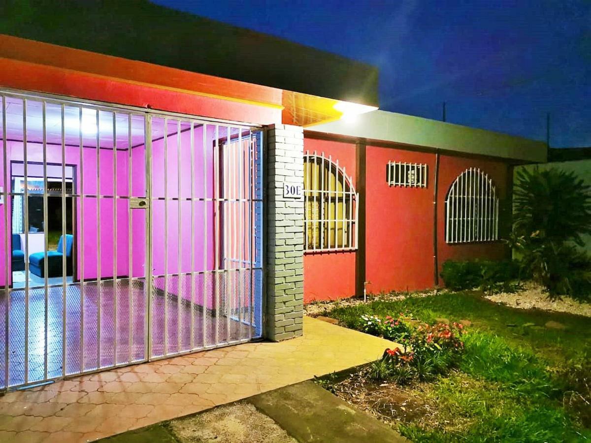 Airport Traveler'S Home Alajuela Exteriör bild